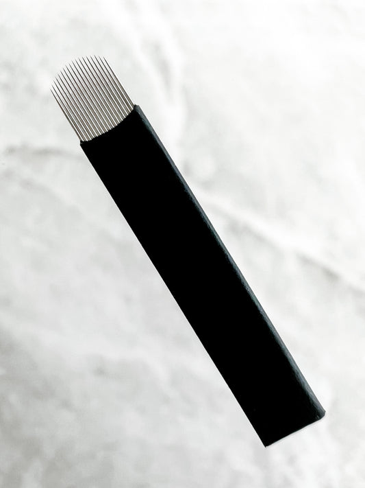 18u microblading blade with curved u-shaped needle configuration for natural flowing eyebrow hairstrokes