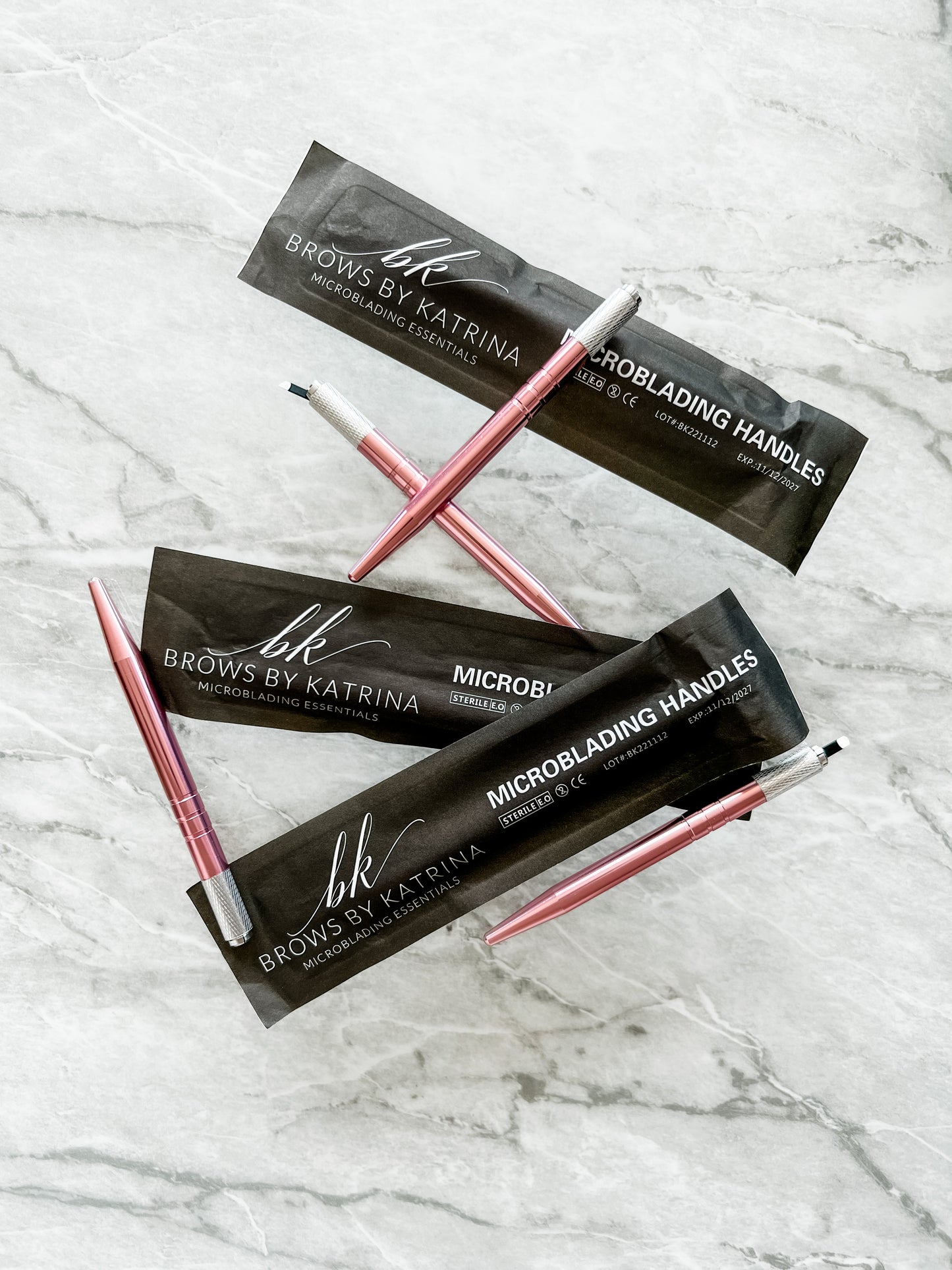 individually packaged sterilized and disposable microblading handles for hairstroke tattooing of the eyebrows